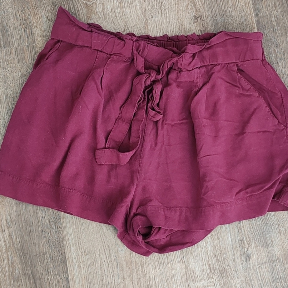 Stretchy maroon shorts